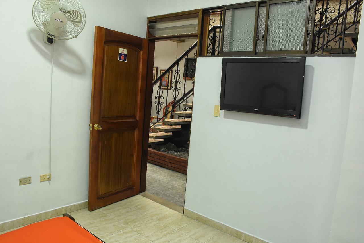 Hotel El Lago 2 Pereira Kültér fotó